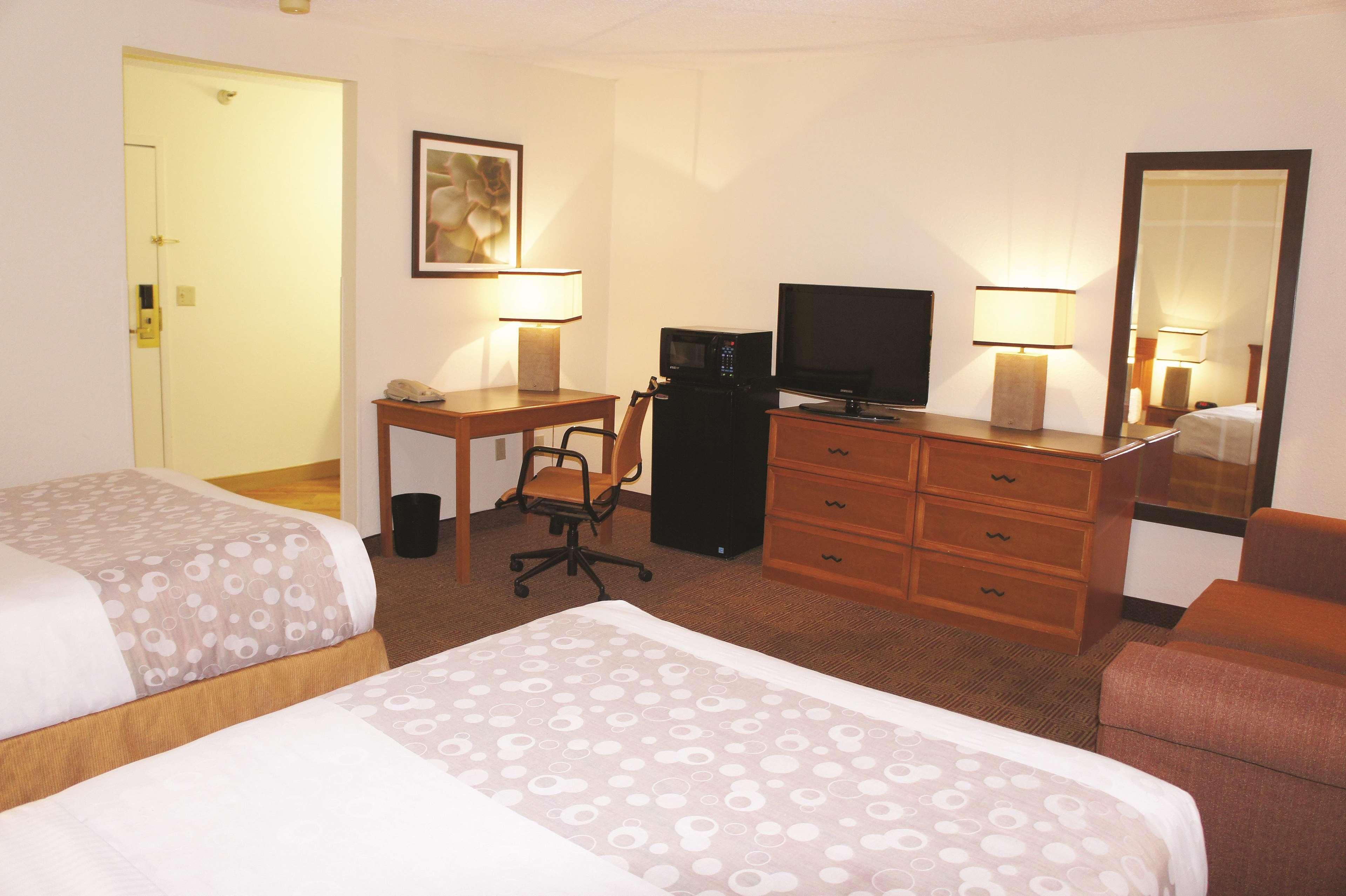 La Quinta Inn By Wyndham Kansas City North North Kansas City Εξωτερικό φωτογραφία