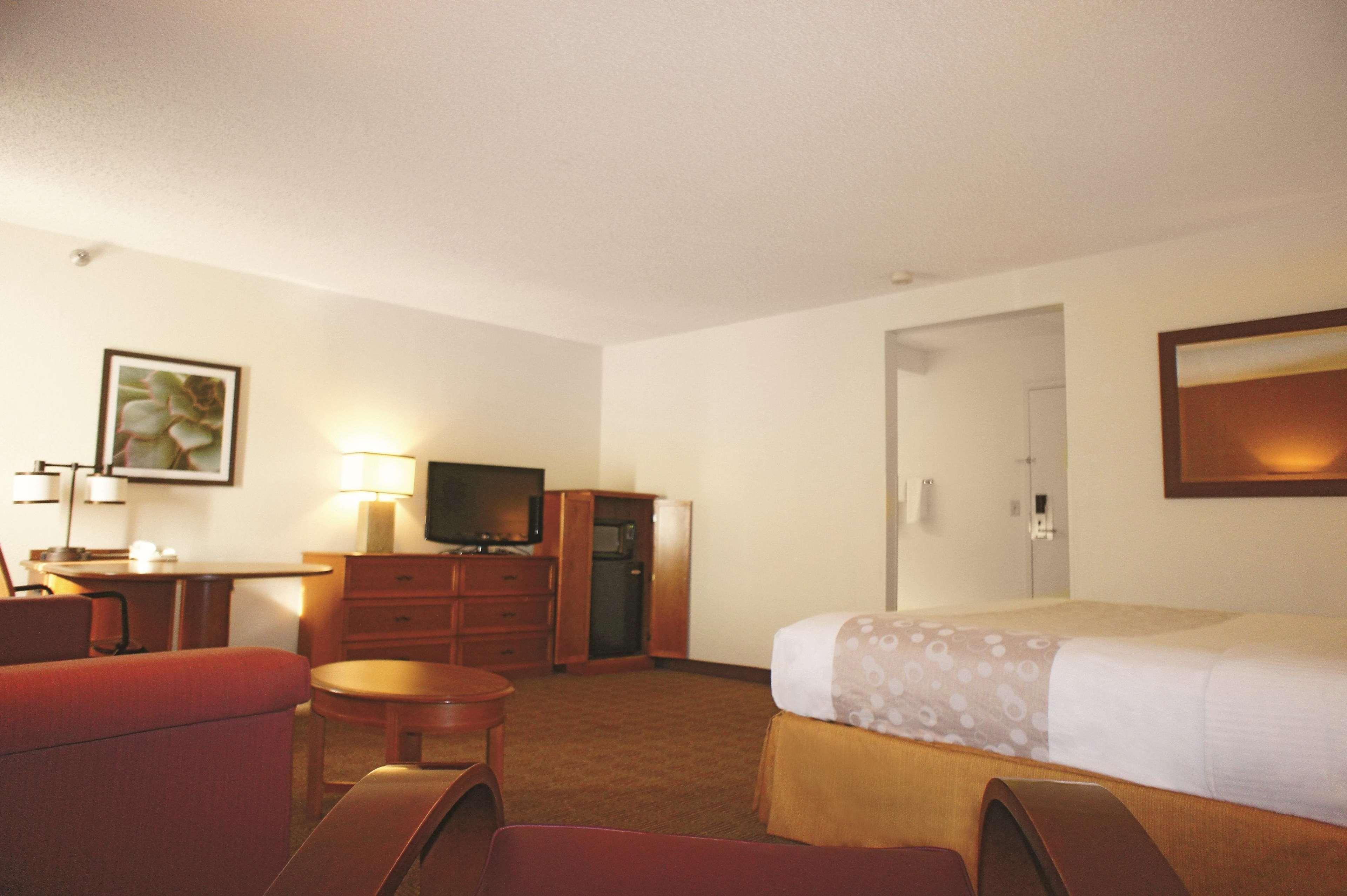 La Quinta Inn By Wyndham Kansas City North North Kansas City Εξωτερικό φωτογραφία