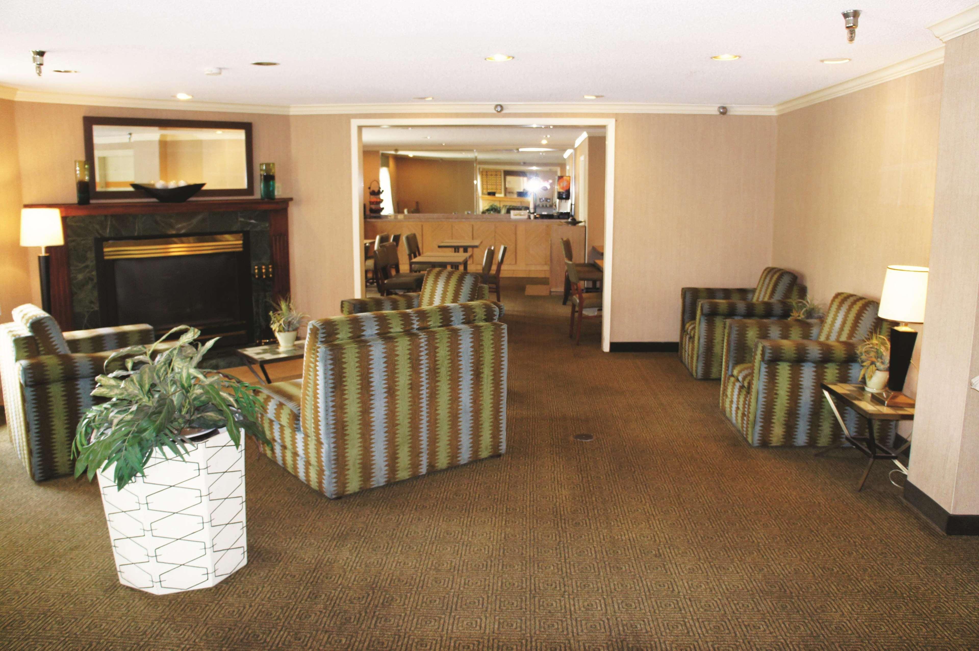 La Quinta Inn By Wyndham Kansas City North North Kansas City Εξωτερικό φωτογραφία