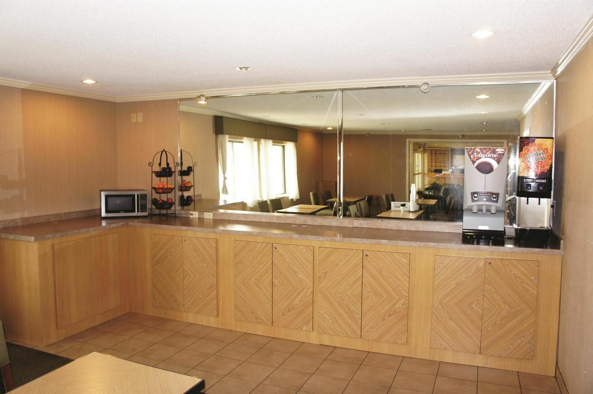 La Quinta Inn By Wyndham Kansas City North North Kansas City Εξωτερικό φωτογραφία